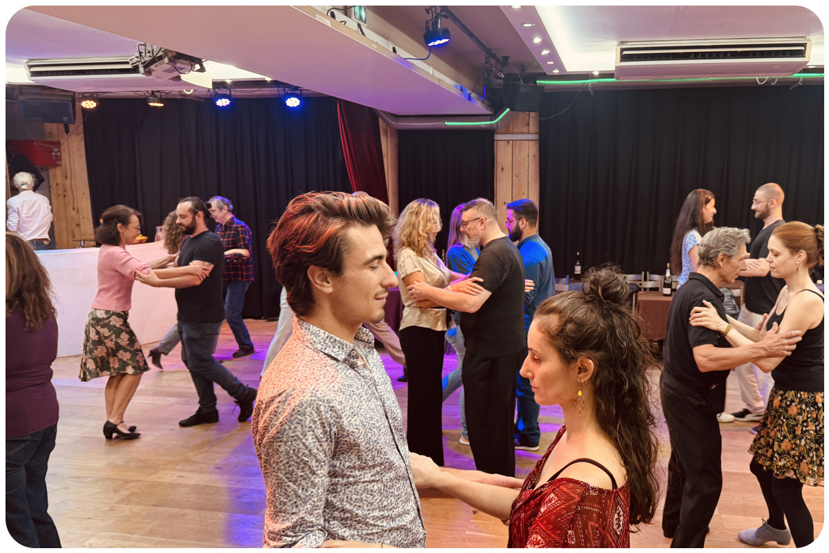 Initiation tango à Paris