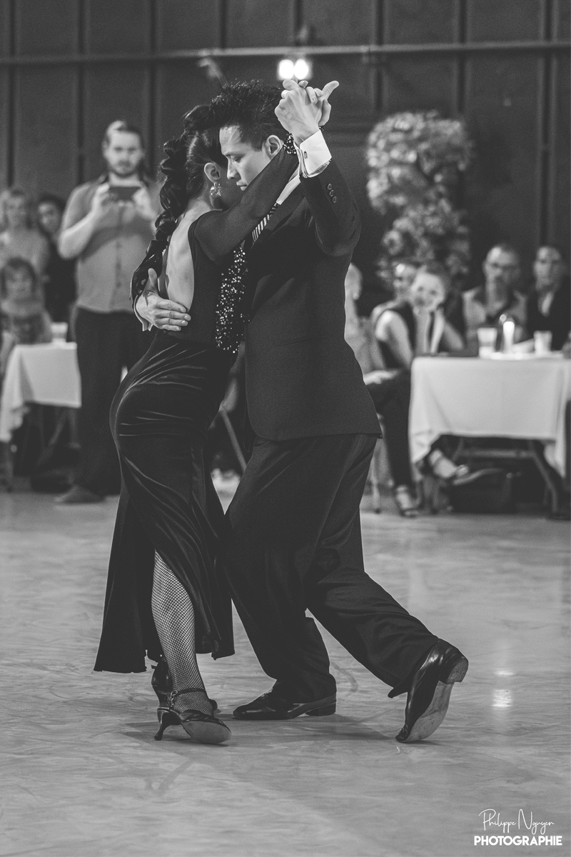 tango-rene tango-rene